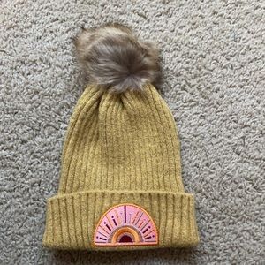 Virginia Wolf Pom beanie